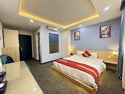 Capital O 963 The Residence Olympia