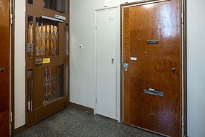 2ndhomes Cozy Apartment with Park View