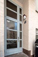 2ndhomes Cozy Apartment with Park View