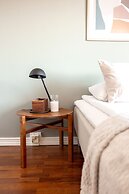 2ndhomes Cozy Apartment with Park View