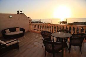 Portaluna Hotel & Resort By Reston