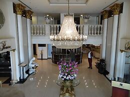 Portaluna Hotel & Resort By Reston