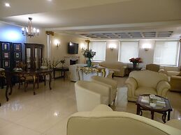 Portaluna Hotel & Resort By Reston