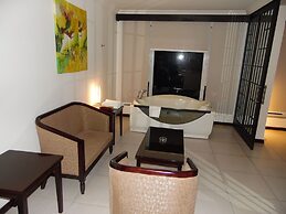 Portaluna Hotel & Resort By Reston