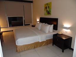 Portaluna Hotel & Resort By Reston