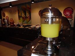 Portaluna Hotel & Resort By Reston