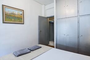 Charming 2 Bedroom apt next to Panormou