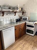 Cosy Stone Cottage on Llanllwni Mountain