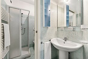 Anna Station 200m From the sea