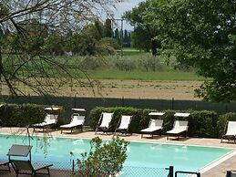 Apartment With Swimming Pool