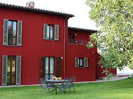 Apartment With Swimming Pool