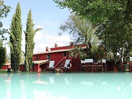 Apartment With Swimming Pool