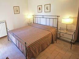 Apartment With Swimming Pool