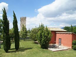Apartment With Swimming Pool
