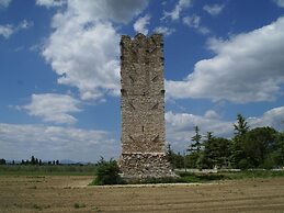 Apartment With Swimming Pool
