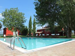 Apartment With Swimming Pool