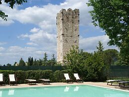 Apartment With Swimming Pool