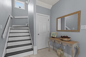 Barefoot West 3 Bedroom Duplex by RedAwning