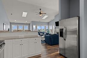 Barefoot West 3 Bedroom Duplex by RedAwning