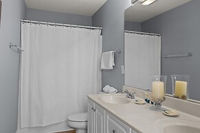 Barefoot West 3 Bedroom Duplex by RedAwning