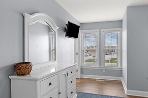 Barefoot West 3 Bedroom Duplex by RedAwning