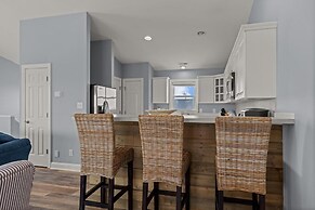 Barefoot West 3 Bedroom Duplex by RedAwning