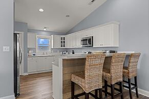 Barefoot West 3 Bedroom Duplex by RedAwning