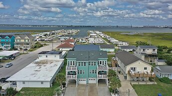 Barefoot West 3 Bedroom Duplex by RedAwning