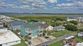 Barefoot West 3 Bedroom Duplex by RedAwning