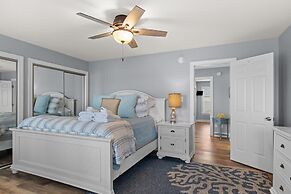 Barefoot West 3 Bedroom Duplex by RedAwning