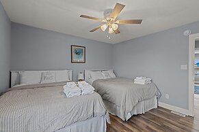 Barefoot West 3 Bedroom Duplex by RedAwning