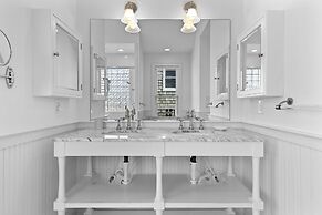 Shearwater 4 Bedroom Home by RedAwning