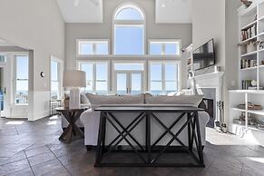 Shearwater 4 Bedroom Home by RedAwning