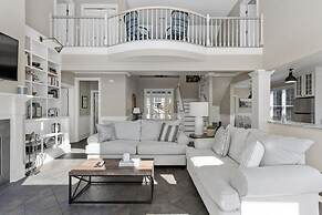 Shearwater 4 Bedroom Home by RedAwning