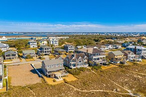 Shearwater 4 Bedroom Home by RedAwning