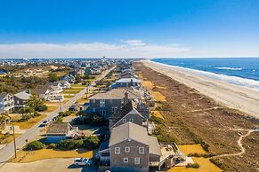 Shearwater 4 Bedroom Home by RedAwning