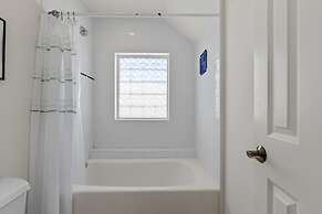 Shearwater 4 Bedroom Home by RedAwning