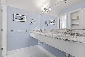 Shearwater 4 Bedroom Home by RedAwning