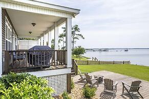 Sunset Bay Retreat 4 Bedroom Home by RedAwning