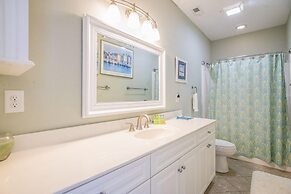 Sunset Bay Retreat 4 Bedroom Home by RedAwning