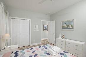 Sunset Bay Retreat 4 Bedroom Home by RedAwning