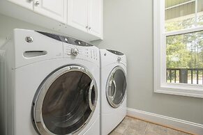 Sunset Bay Retreat 4 Bedroom Home by RedAwning