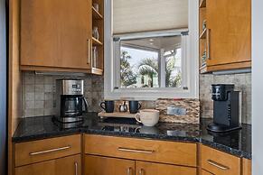 The Island House 5 Bedroom Home by RedAwning
