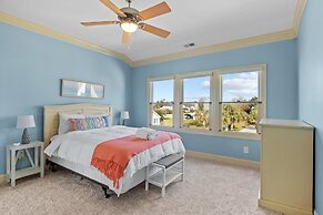 The Island House 5 Bedroom Home by RedAwning