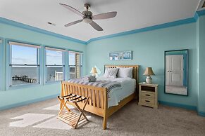 The Island House 5 Bedroom Home by RedAwning