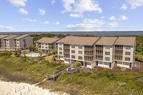Point Prospect Shores 2 Bedroom Condo by RedAwning