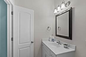 Night N Gale 4 Bedroom Home by RedAwning