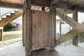 Night N Gale 4 Bedroom Home by RedAwning