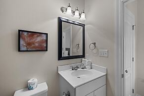 Night N Gale 4 Bedroom Home by RedAwning