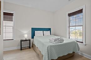 Night N Gale 4 Bedroom Home by RedAwning